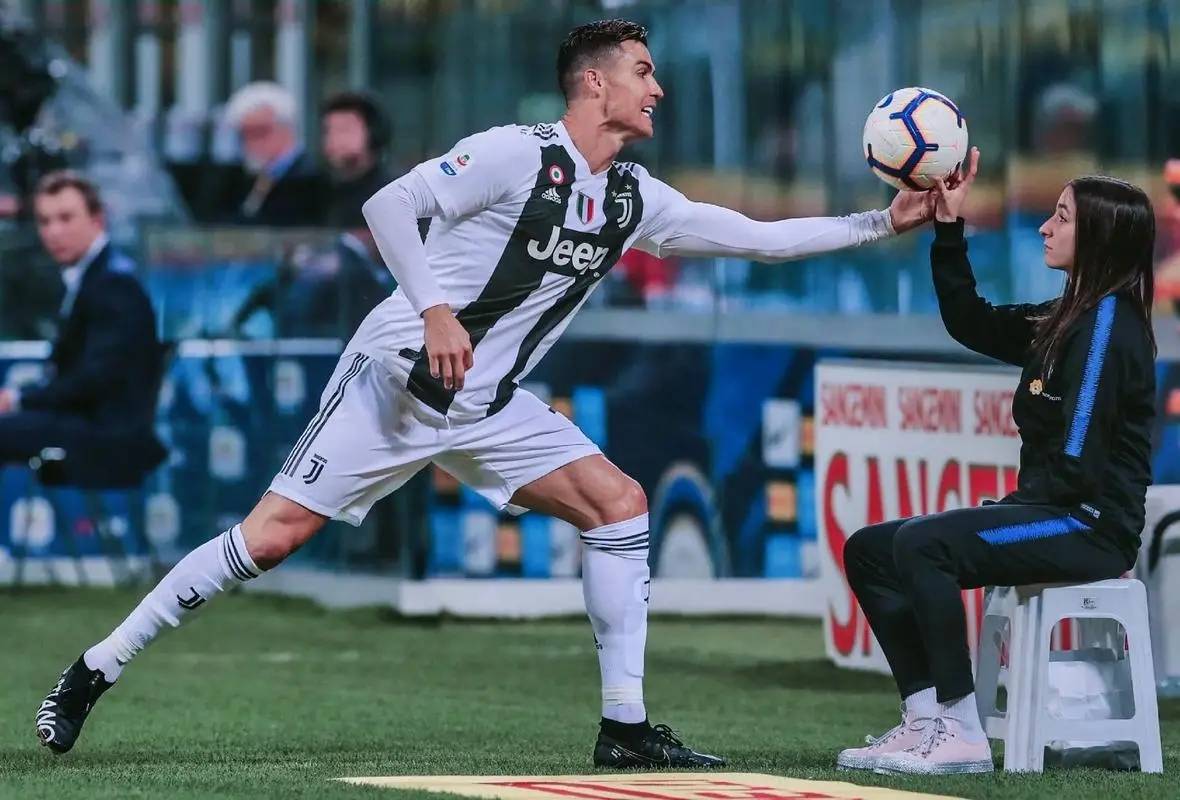 开云体育APP下载-尤文图斯客场大败，领跑位置不保的简单介绍