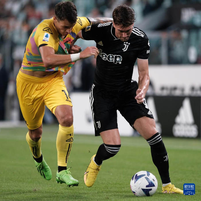 关于斯佩齐亚主场大胜克罗托内，提升排名的信息