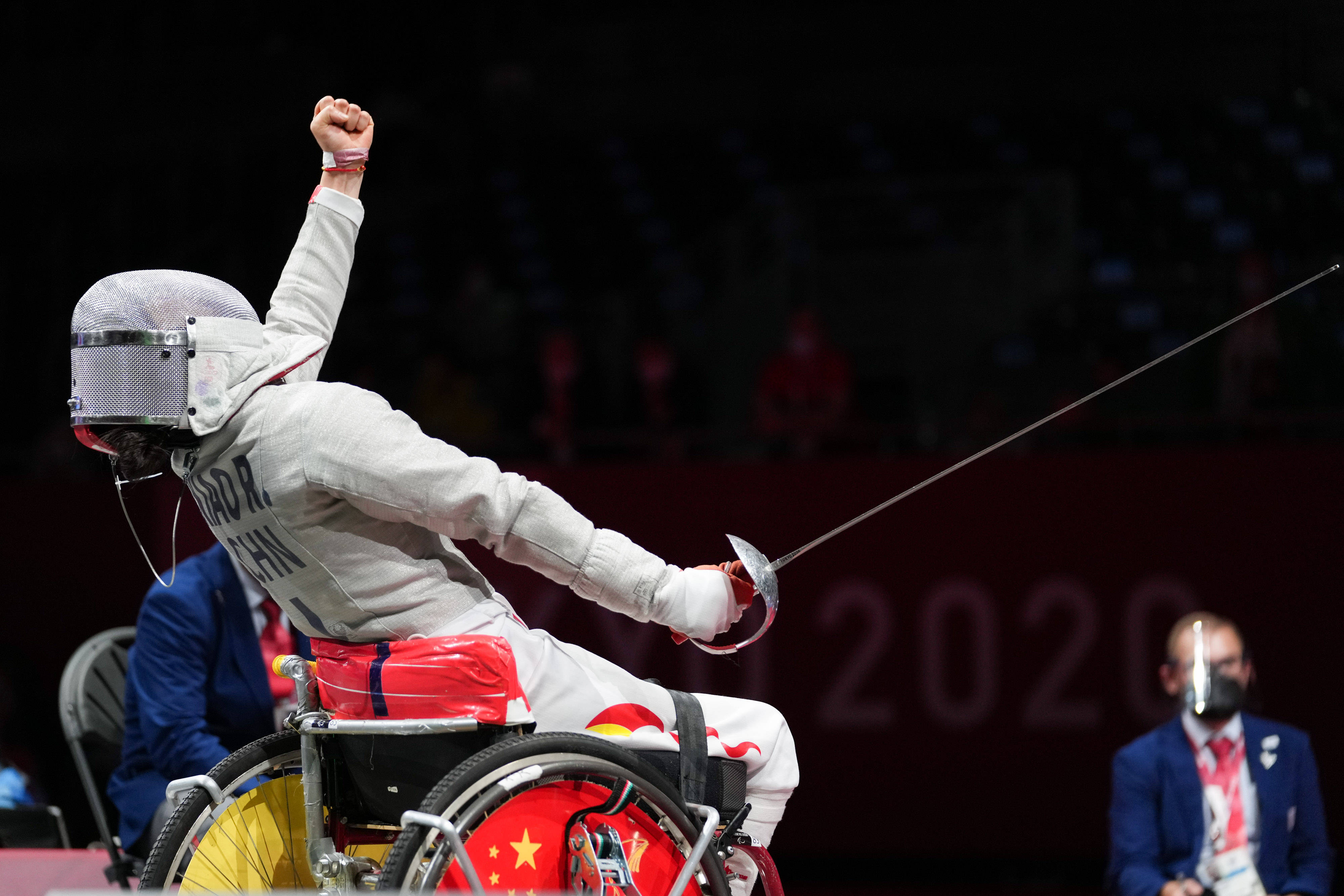 阿根廷击剑选手斩获银牌,实力强势 阿根廷击剑选手斩获银牌,实力强势