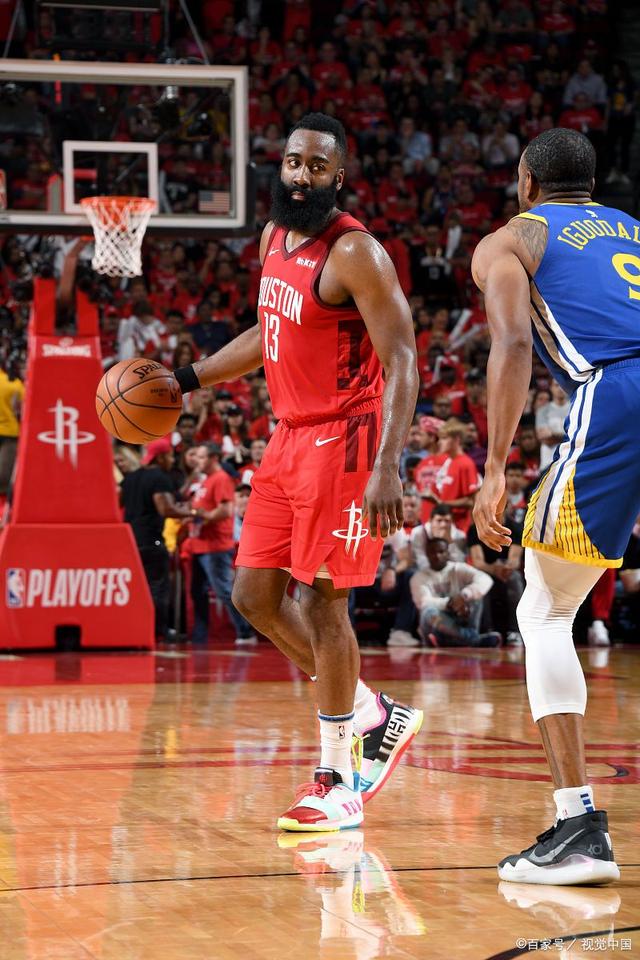 赫塔辛球员发挥出色,帮助球队获得胜利 赫塔辛球员发挥出色,帮助球队获得胜利