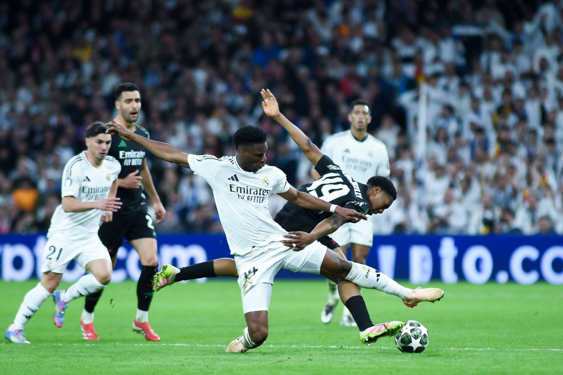 皇马客场告捷,晋级欧冠半决赛 皇马客场告捷,晋级欧冠半决赛