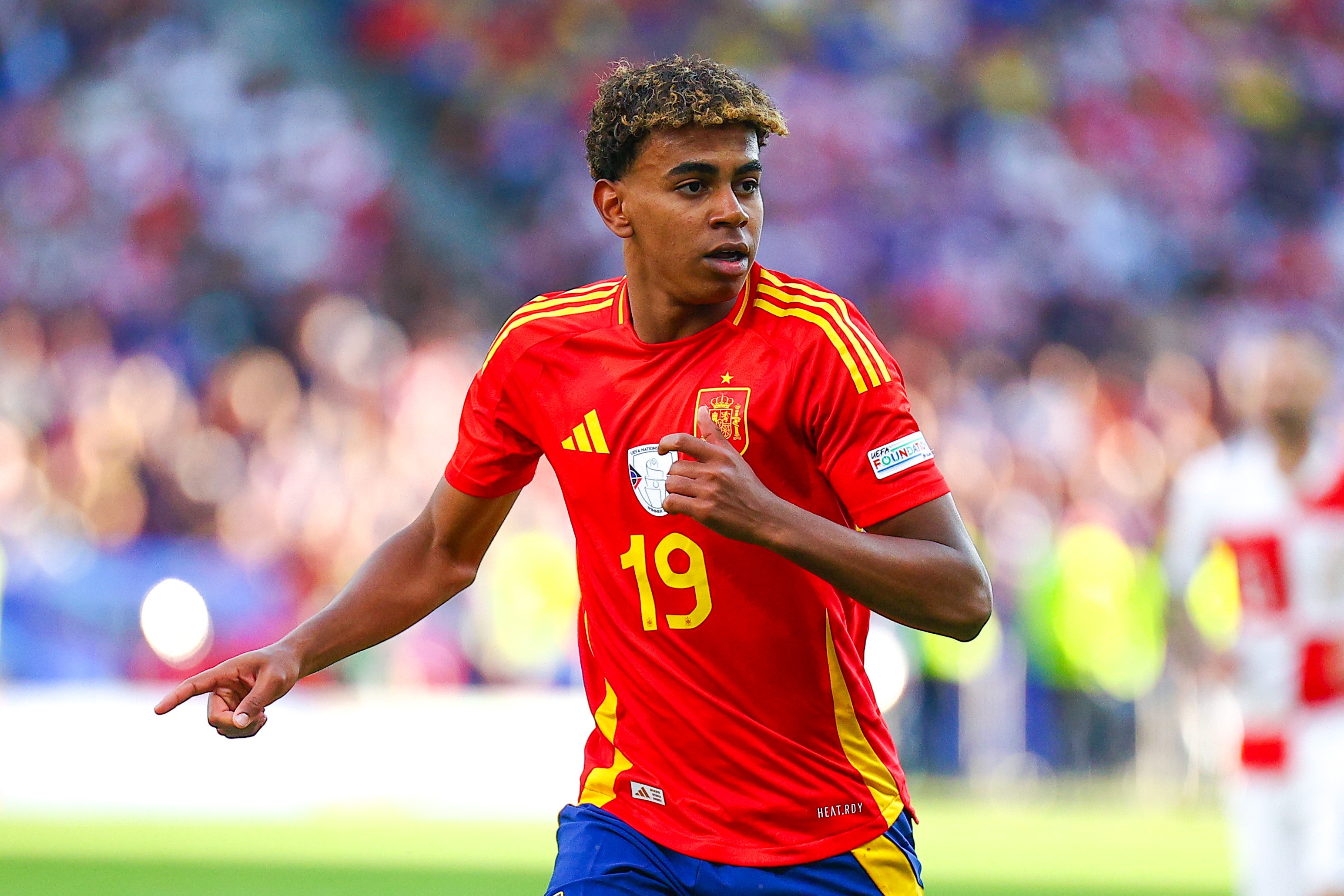 开云体育中国-欧洲杯选手发挥出色,荣膺最佳MVP的简单介绍