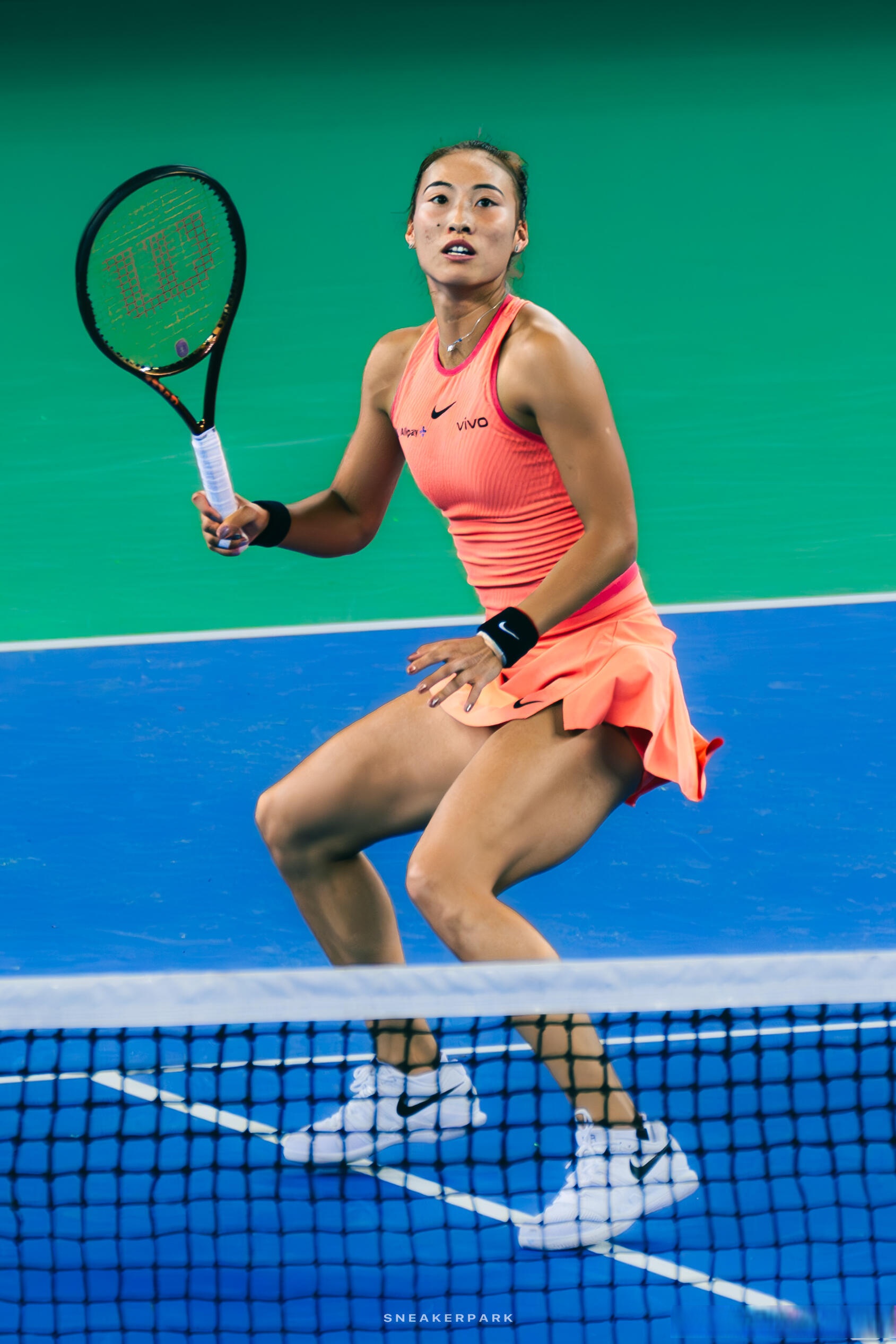 包含网球球员突破自我，表现堪称完美的词条