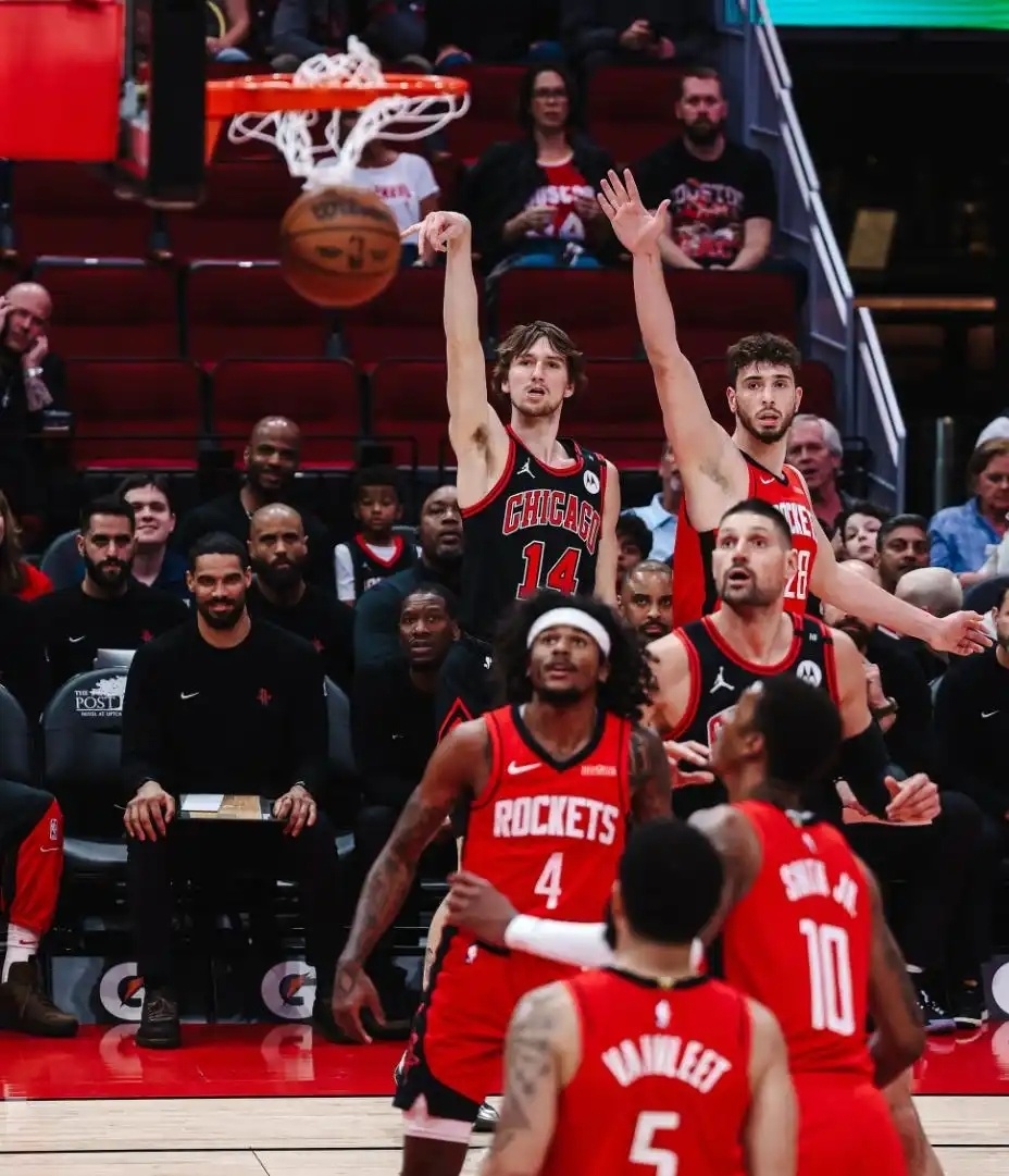 开云体育在线-公牛完胜热火，约基奇带队取胜