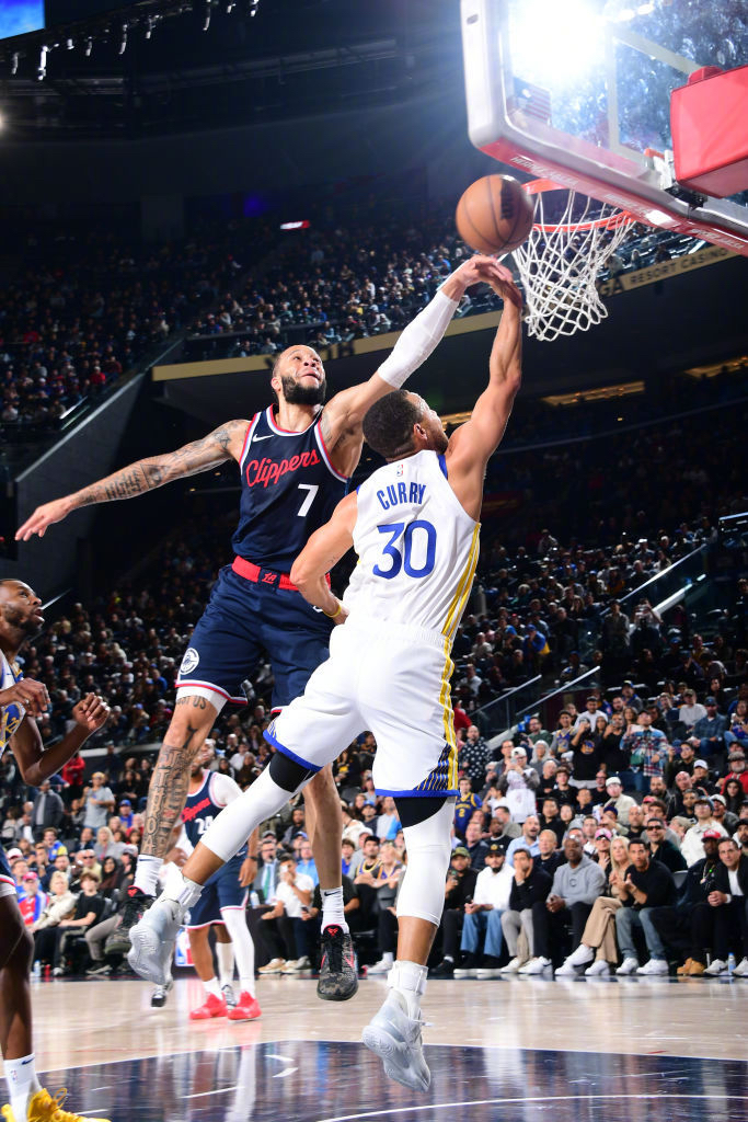 开云体育APP下载-篮网逆转快船，布克带队取胜