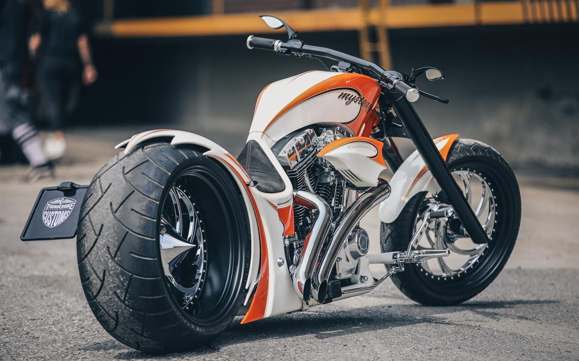 极速与篮网，当F1争冠赛道投射在深圳的胜利弧线上