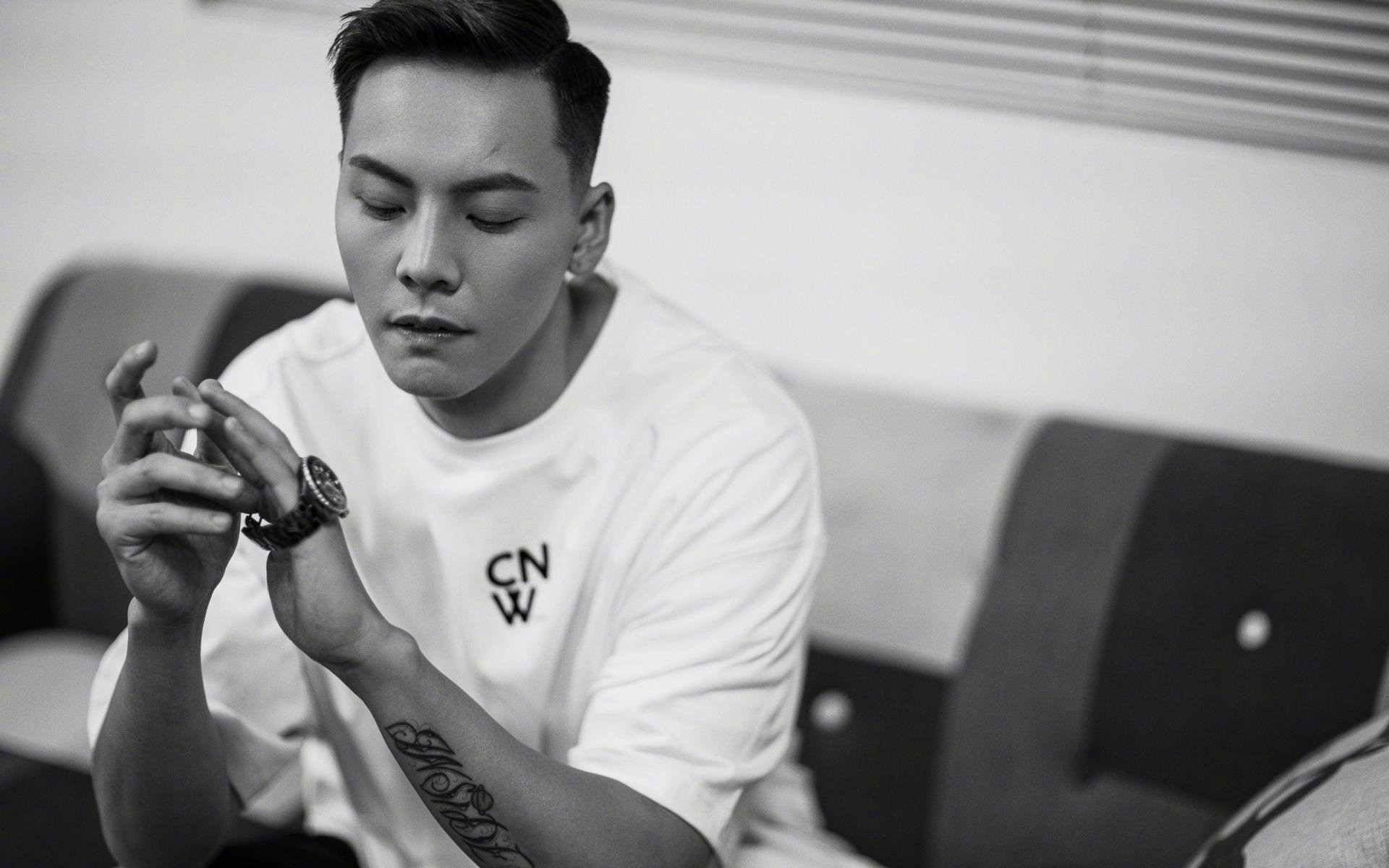 开云体育-跨越东西方的胜利艺术，从新疆的团队铁壁到拉文的个人火焰